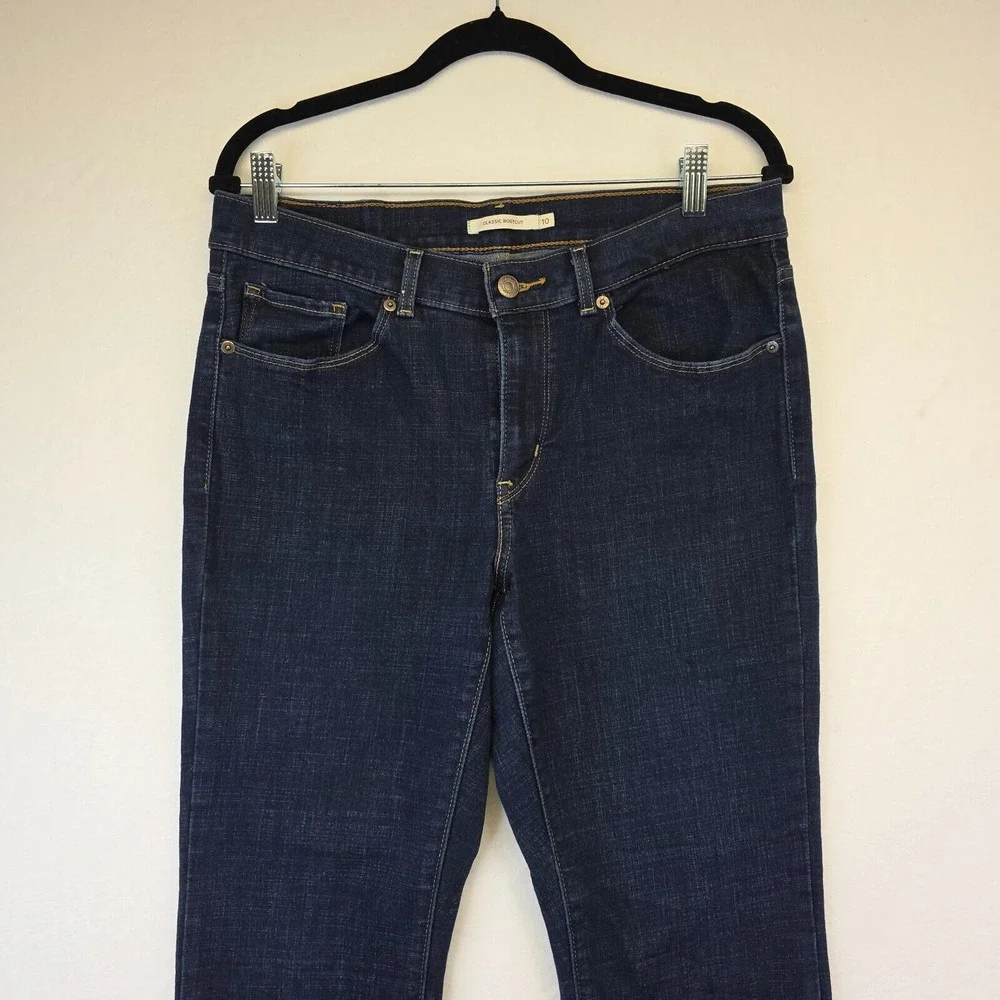 Levis Jeans Women 10M Blue Classic Bootcut Mid Rise Dark Wash Cowboy Western USA